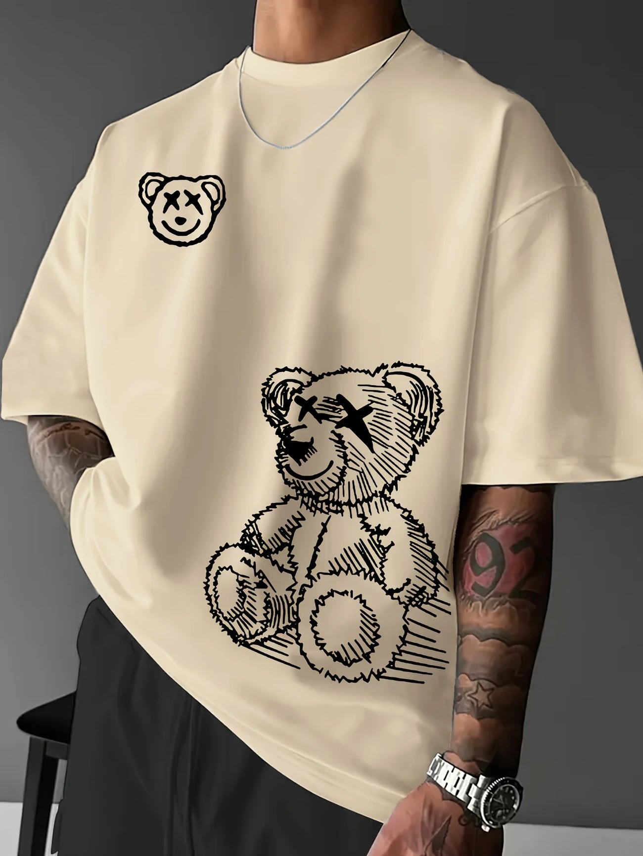 Daisuke™ – T-Shirt Oversize con Orso Stilizzato