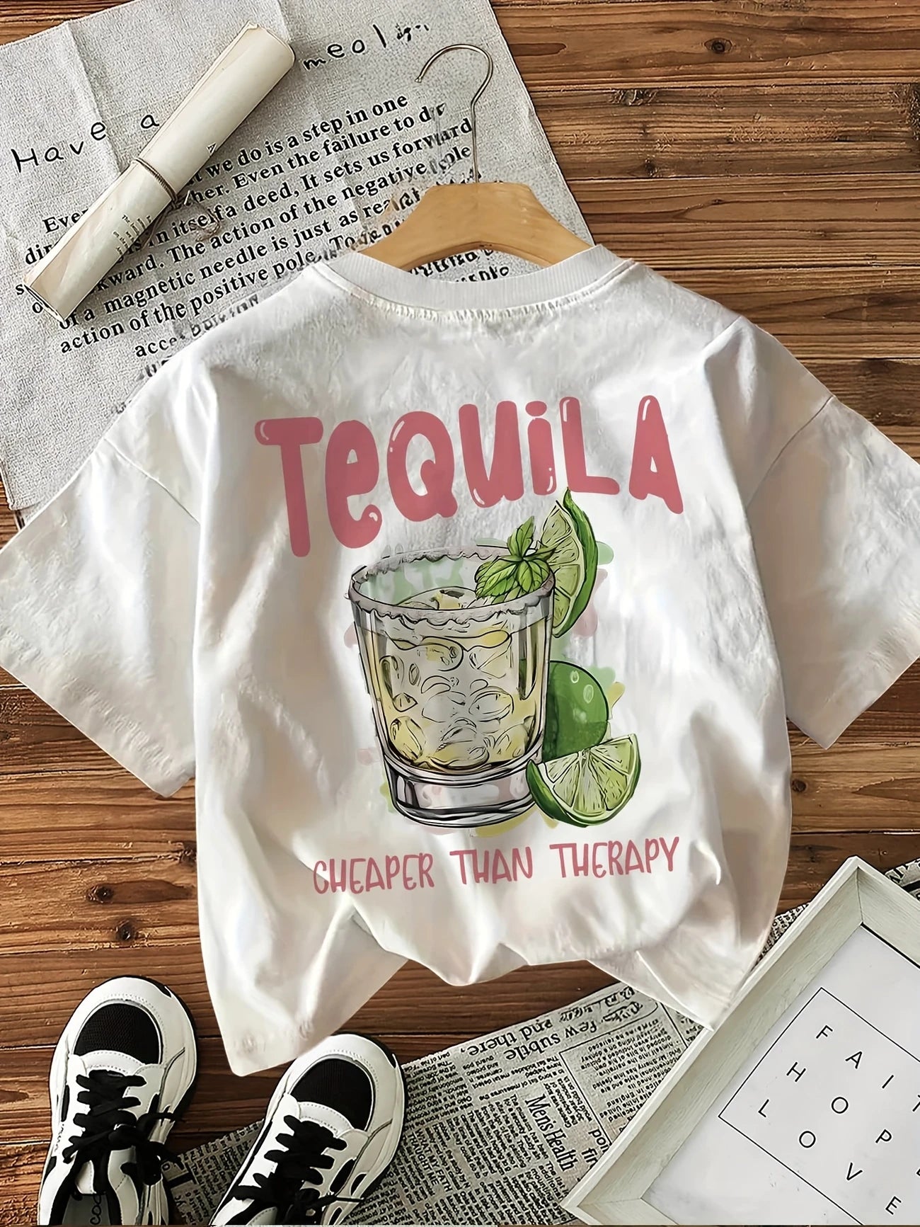 Graphic Tee “Tequila Therapy” – T-shirt Estiva in Cotone con Stampa Retro