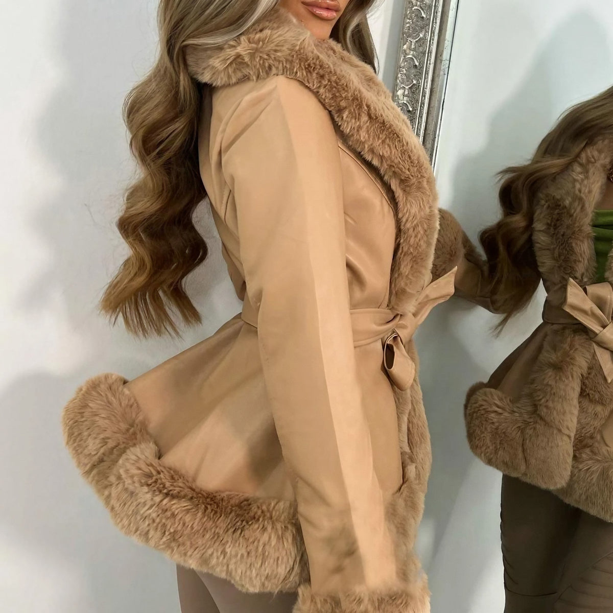 Clara™ | LuxFell Gürteljacke
